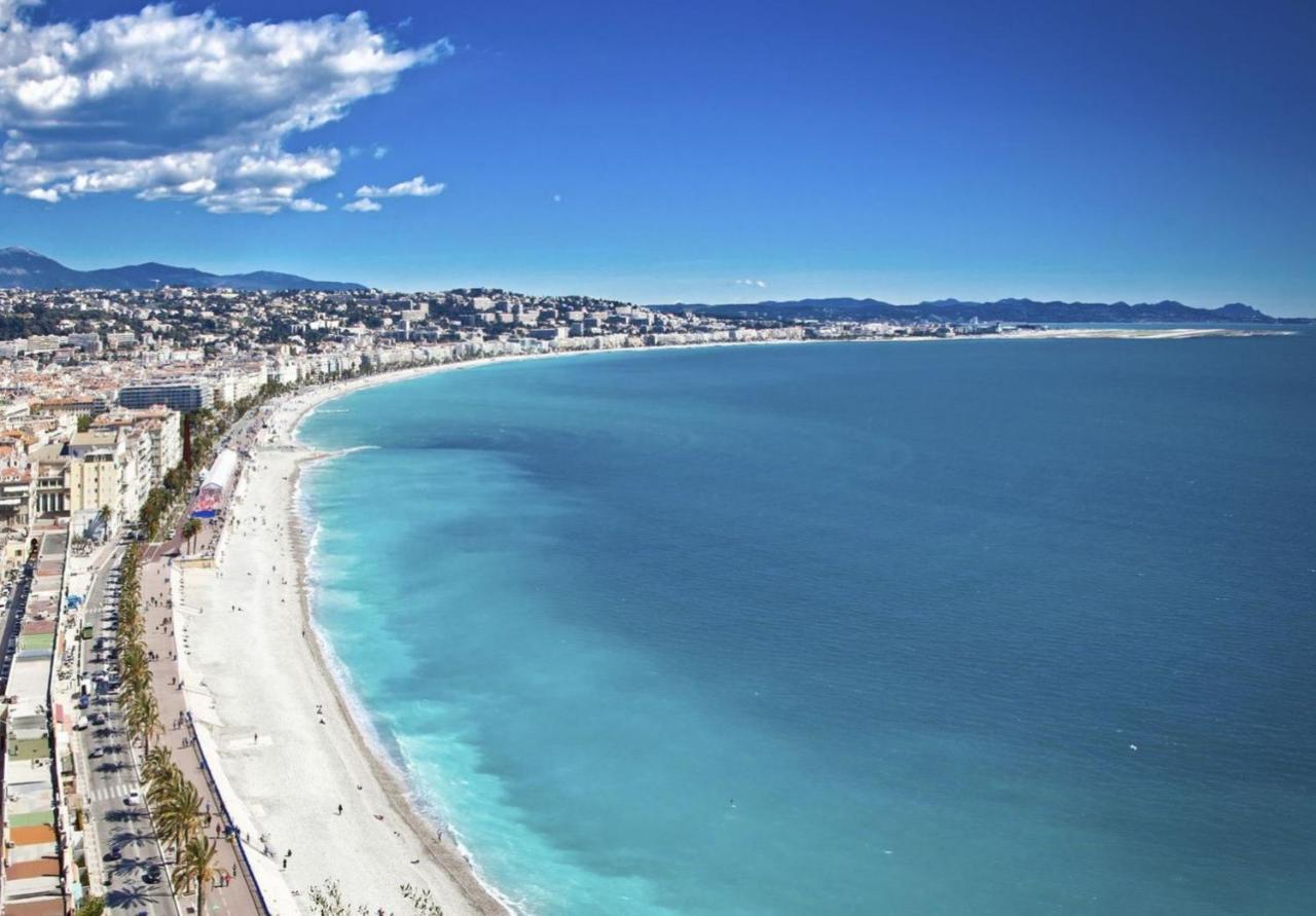 Riviera: Hyper-central With Sea-view Balcony * Nice